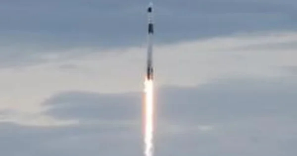 SpaceX į Tarptautinę kosminę stotį išskraidino keturių žmonių įgulą