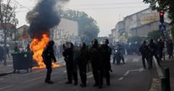 Prancūzijoje dėl moksleivių protestų laikinai uždaryta iki 500 mokyklų