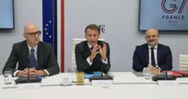 G7 šalys iš strateginių rezervų išleis 100 mln. barelių naftos ir dyzelino
