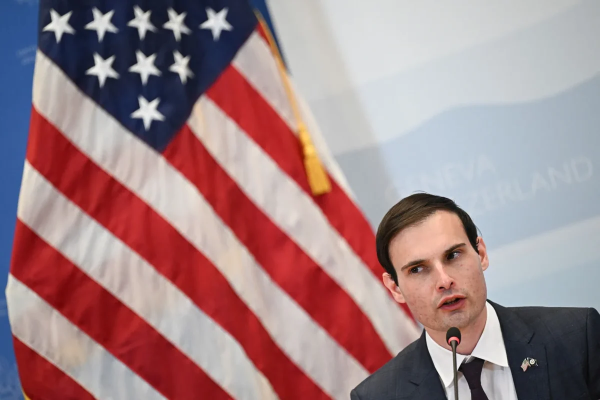 Jeremy Lewin 2025 metais paskirtas USAID vadovo pavaduotoju ir vyriausiuoju operacijų pareigūnu