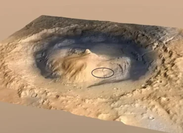 Naujose „Curiosity“ nuotraukose matyti uolos ant Eolidos kalno