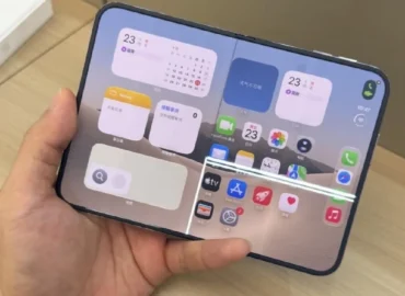 Pranešta apie kai kurių „iPhone Duo“ vidinio ekrano įtrūkimus ties lankstu