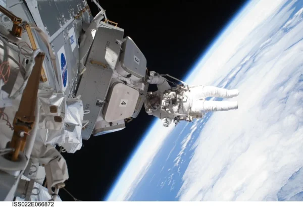 Po ilgų kosminių misijų astronautams dažniau lūžta šlaunikaulis