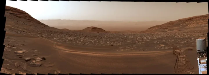 Curiosity nuo Eolidos kalno šlaitų nufotografavo Marso panoramą
