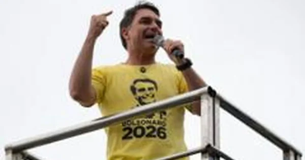 Flávio Bolsonaro laimėjo pirmąjį Brazilijos prezidento rinkimų turą