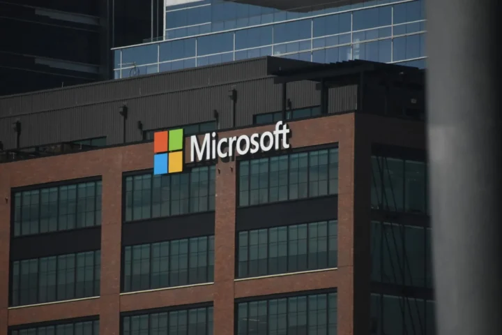 Microsoft pradėjo riboto laiko savanoriško išėjimo pasiūlymą daliai darbuotojų