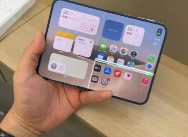 Kinijoje pradėtas pardavinėti sulankstomas „Apple“ telefonas „iPhone Duo“
