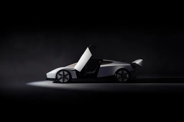 Tesla pristatė atnaujintą naujos kartos Roadster modelį
