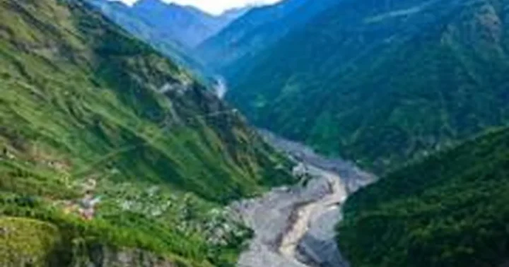 Nepalas siekia suburti Indiją ir Kiniją bendram atsakui į klimato grėsmes Himalajuose