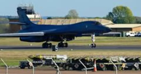 JAV iš RAF Fairford bazės atitraukė visus dislokuotus bombonešius