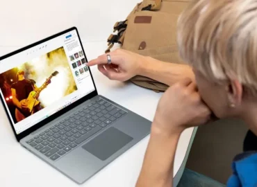 Apple pristatė pirmąjį liečiamą ekraną turintį MacBook Pro