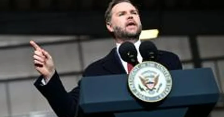 JD Vance paragino respublikonus liautis skųstis dėl prieštaringai vertinamos Ohio kampanijos reklamos