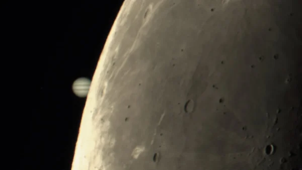 Spalio 6 dieną Mėnulis uždengė Jupiterį virš Šiaurės Amerikos ir Vakarų Afrikos