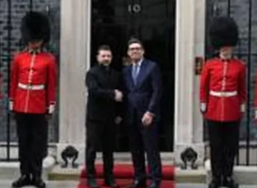 Andy Burnham prieš susitikimą Dauningo gatvėje sakė norintis „atkurti tiltus“ tarp Ukrainos ir JAV