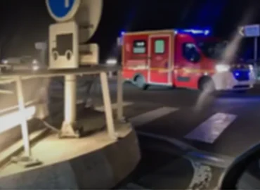 Prancūzijos pusėje prie Lamanšo tunelio autobusas atsitrenkė į sustojusį traukinį, sužeista 19 žmonių