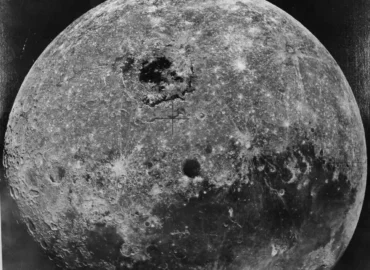 1970 metais „Zond-8“ nufotografavo Mėnulį ir Žemę skriedamas aplink Mėnulį
