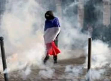 Macronas apkaltino užsienio lyderius politiniu Prancūzijos riaušių išnaudojimu