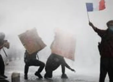 Prancūzijoje prieš prezidento rinkimus kilo ginčas dėl studentų protestų politizavimo