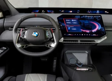 BMW pristatė elektrinį SUV iX3 M60 xDrive